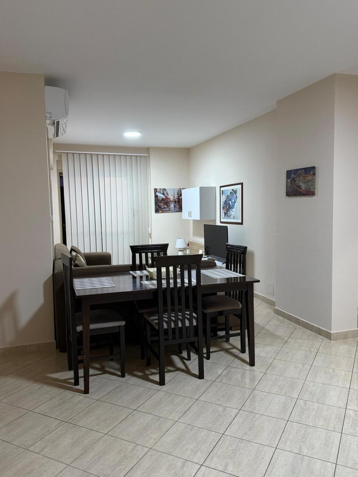 Feel At Apartment